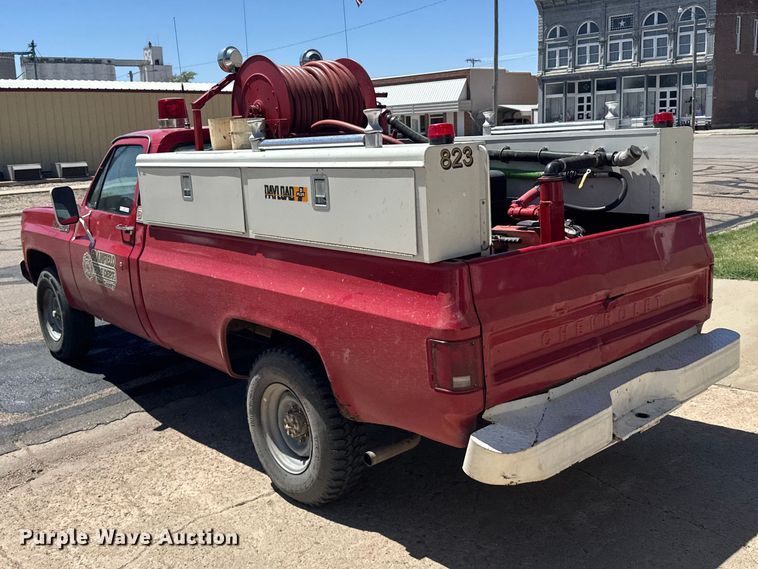 image for item FB7272 1975 Chevrolet Custom deluxe 20 pickup truck