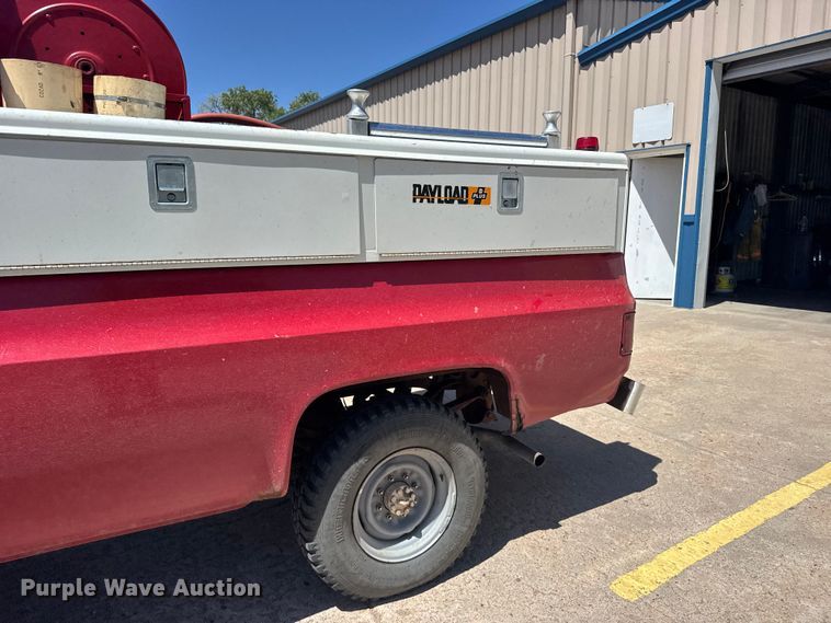 image for item FB7272 1975 Chevrolet Custom deluxe 20 pickup truck