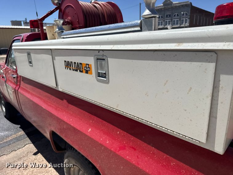 image for item FB7272 1975 Chevrolet Custom deluxe 20 pickup truck