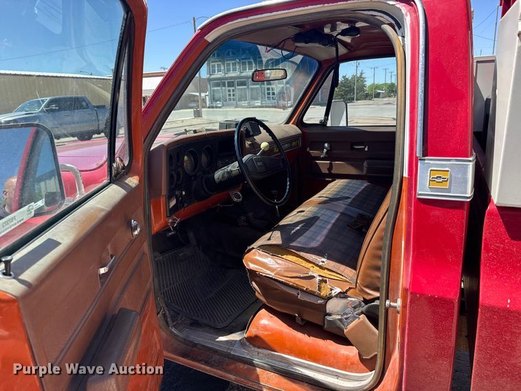 image for item FB7272 1975 Chevrolet Custom deluxe 20 pickup truck
