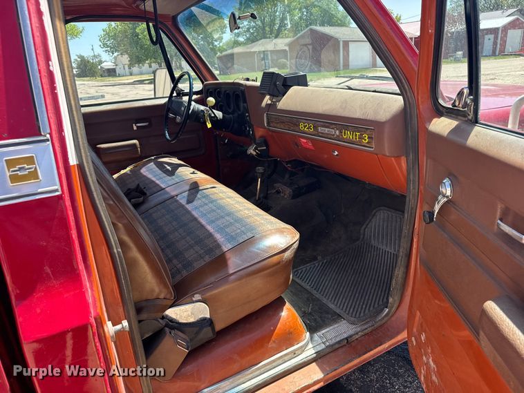image for item FB7272 1975 Chevrolet Custom deluxe 20 pickup truck