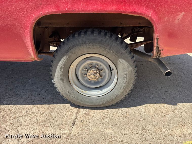 image for item FB7272 1975 Chevrolet Custom deluxe 20 pickup truck