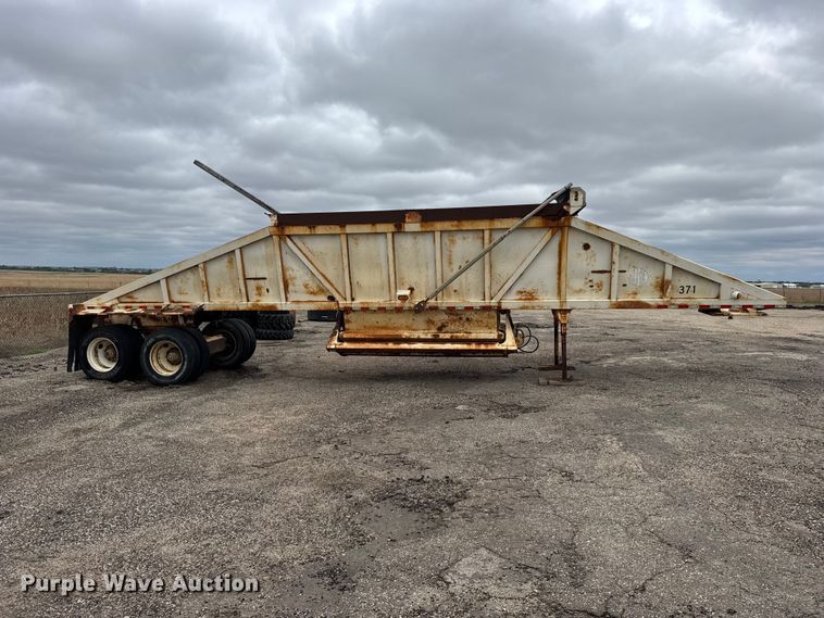 image for item FB7277 2008 Ranco bottom dump trailer