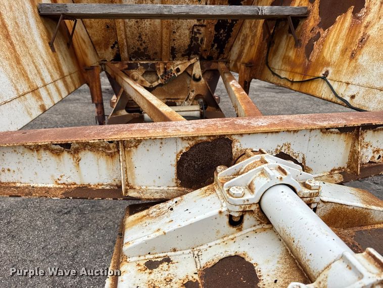 image for item FB7277 2008 Ranco bottom dump trailer