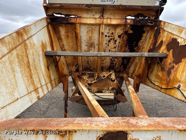 image for item FB7277 2008 Ranco bottom dump trailer