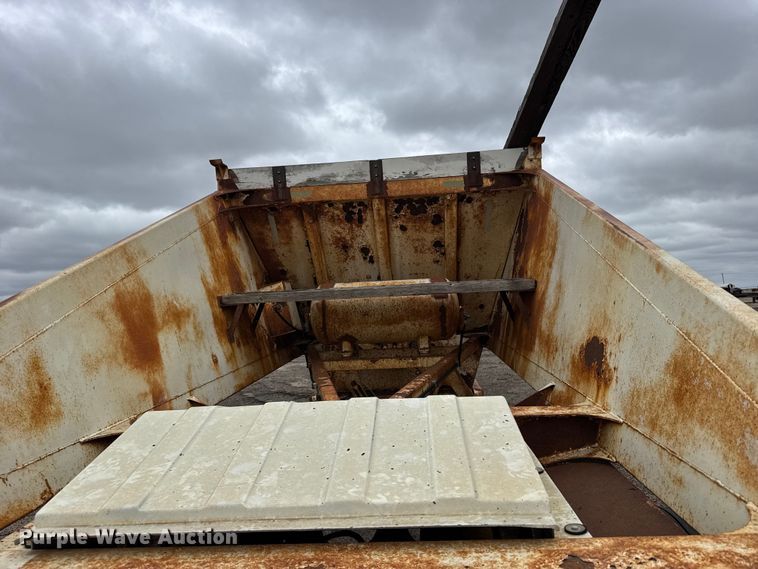 image for item FB7277 2008 Ranco bottom dump trailer