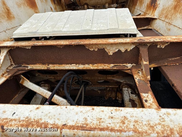 image for item FB7277 2008 Ranco bottom dump trailer