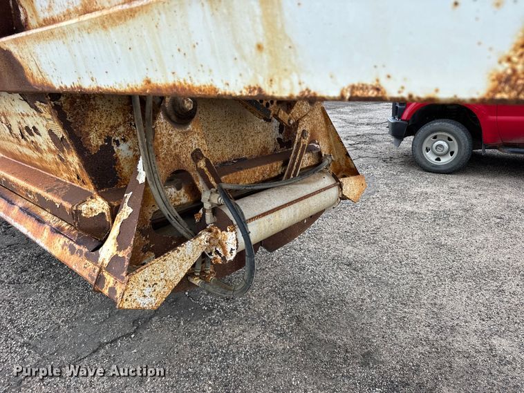 image for item FB7277 2008 Ranco bottom dump trailer