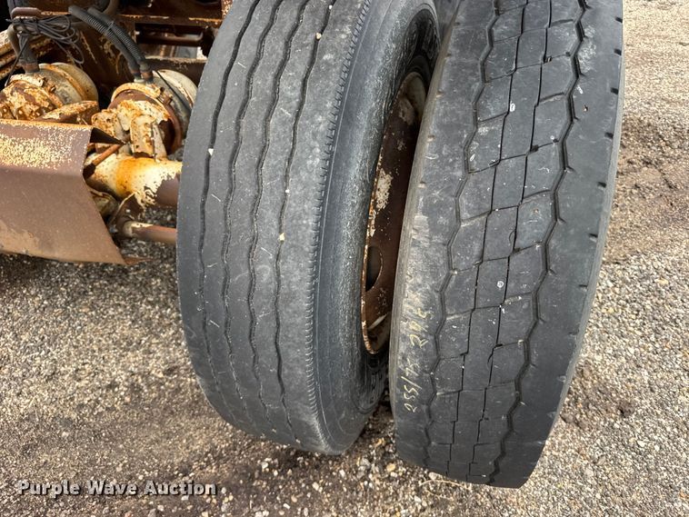 image for item FB7277 2008 Ranco bottom dump trailer