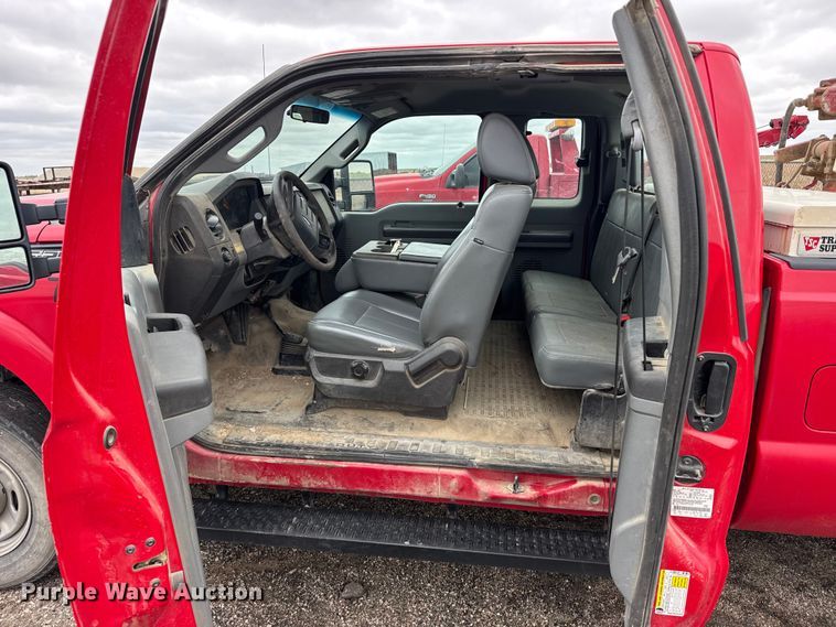image for item FB7280 2011 Ford F250 Super Duty Ext. Cab pickup truck