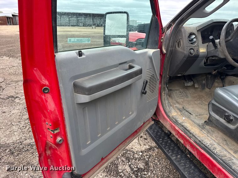 image for item FB7280 2011 Ford F250 Super Duty Ext. Cab pickup truck