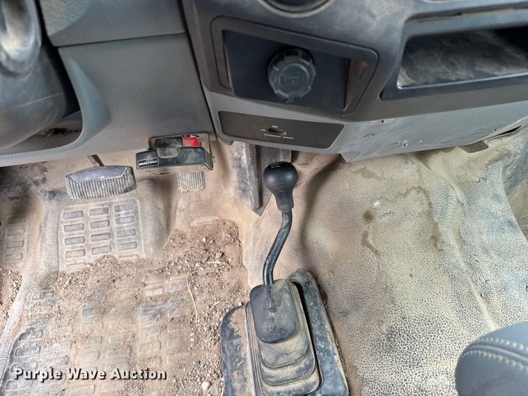 image for item FB7280 2011 Ford F250 Super Duty Ext. Cab pickup truck