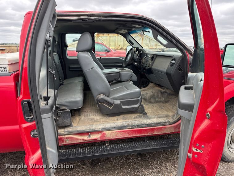 image for item FB7280 2011 Ford F250 Super Duty Ext. Cab pickup truck