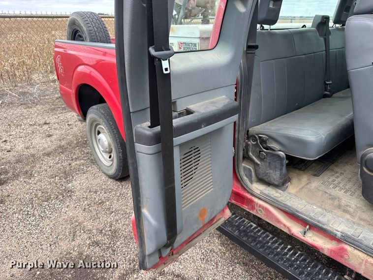 image for item FB7280 2011 Ford F250 Super Duty Ext. Cab pickup truck