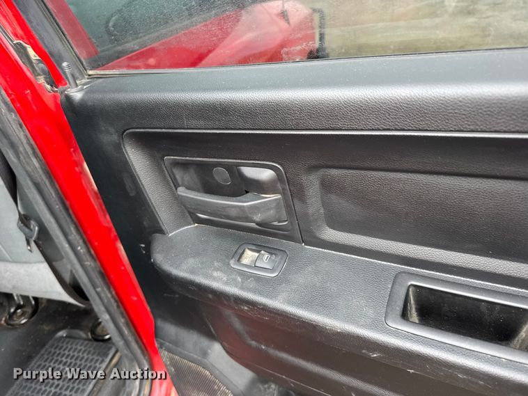 image for item FB7281 2018 RAM 1500 Crew Cab pickup truck