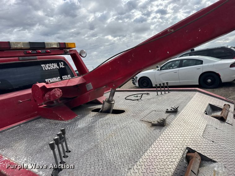 image for item FB7282 2000 Ford F450 Super Duty XL tow truck