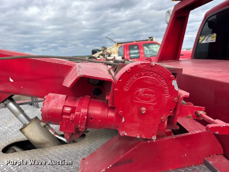 image for item FB7282 2000 Ford F450 Super Duty XL tow truck
