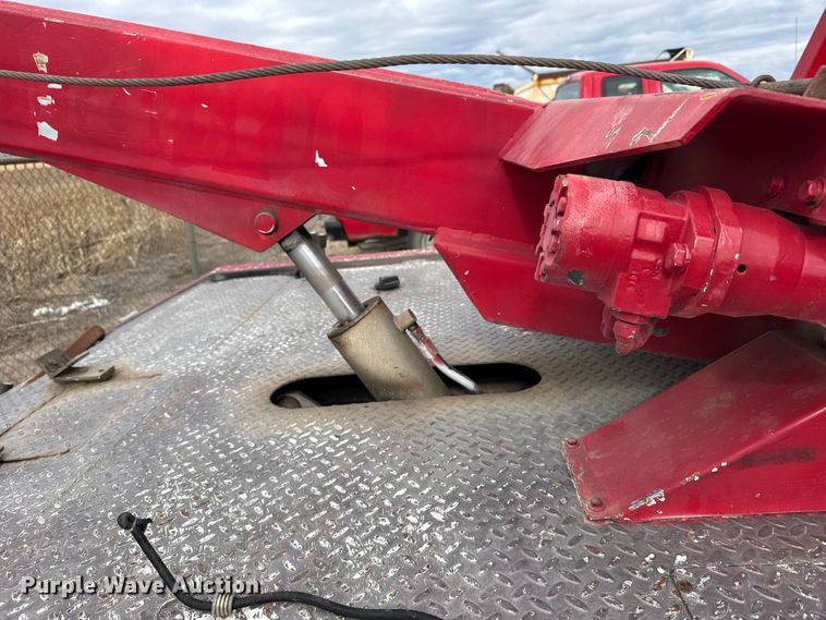 image for item FB7282 2000 Ford F450 Super Duty XL tow truck