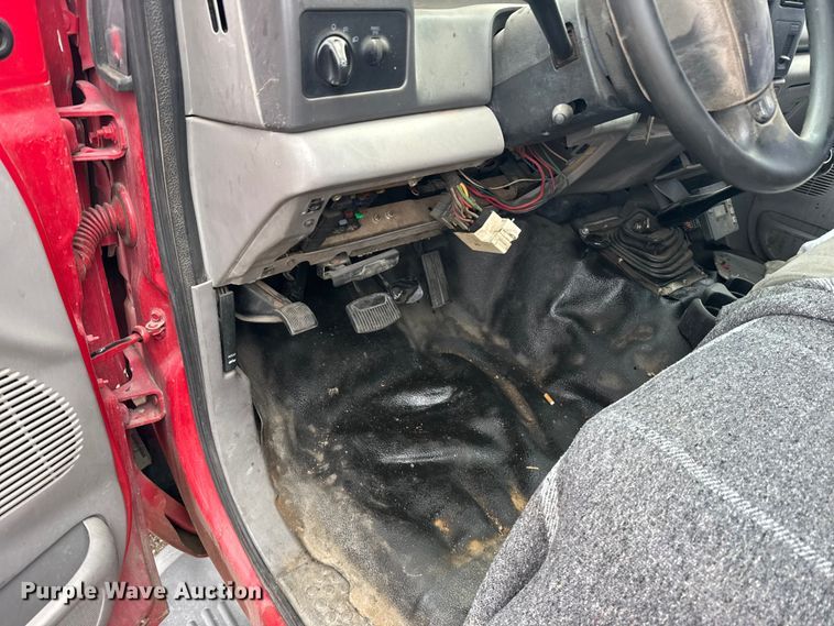 image for item FB7282 2000 Ford F450 Super Duty XL tow truck