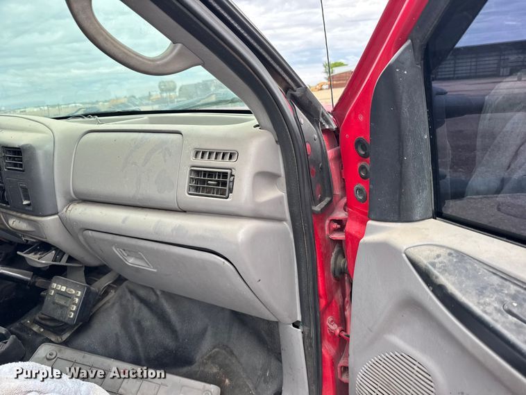 image for item FB7282 2000 Ford F450 Super Duty XL tow truck