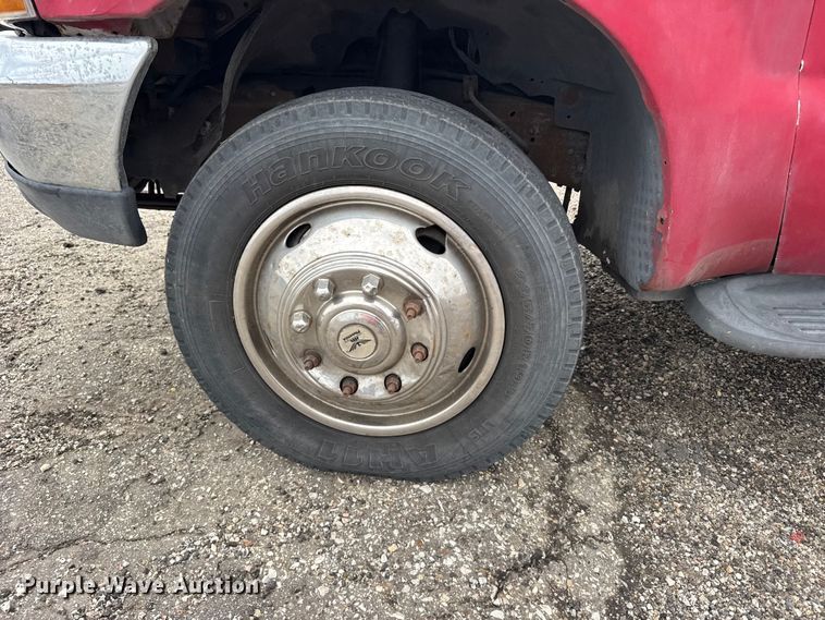 image for item FB7282 2000 Ford F450 Super Duty XL tow truck