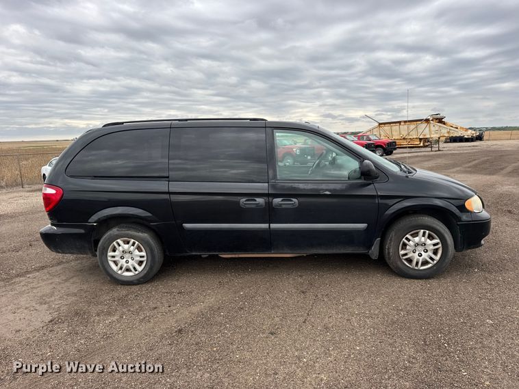 image for item FB7285 2007 Dodge Grand Caravan van