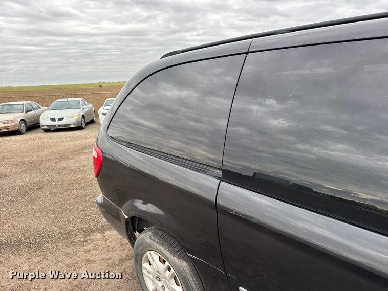 image for item FB7285 2007 Dodge Grand Caravan van