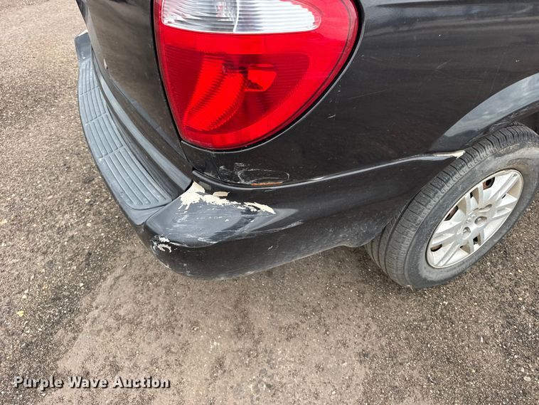 image for item FB7285 2007 Dodge Grand Caravan van