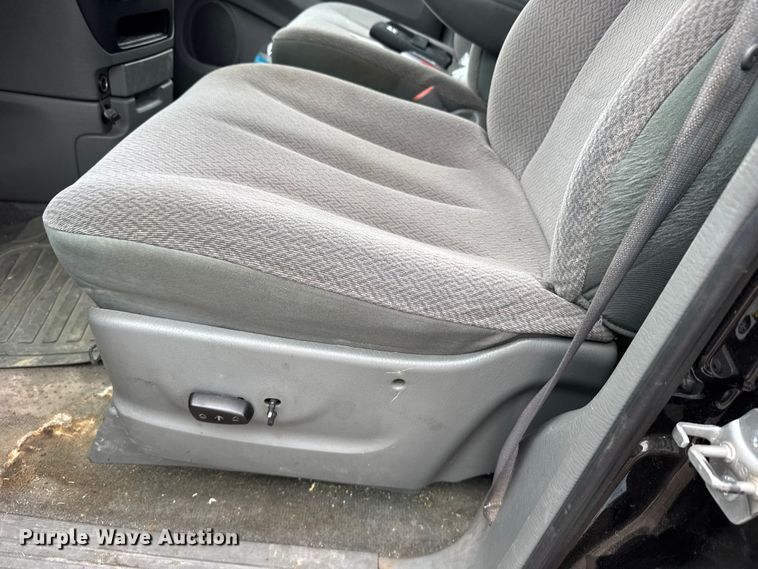 image for item FB7285 2007 Dodge Grand Caravan van