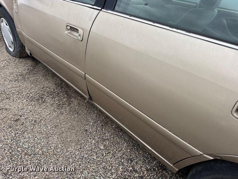image for item FB7290 2000 Toyota Camry 