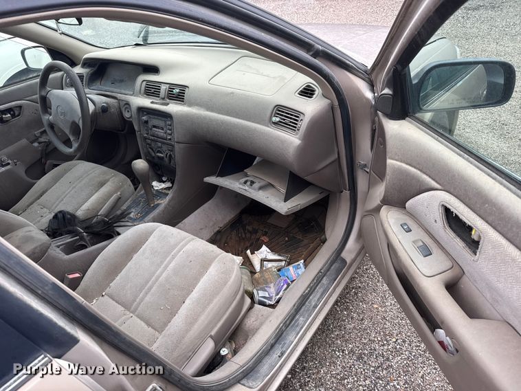 image for item FB7290 2000 Toyota Camry 