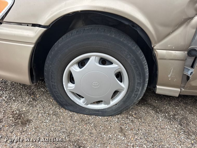 image for item FB7290 2000 Toyota Camry 