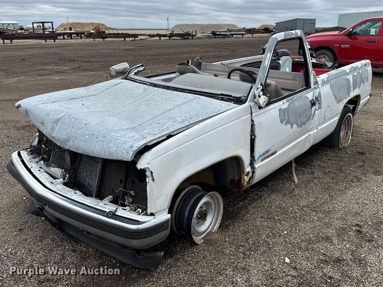 image for item FB7294 1995 GMC Sierra 1500 pickup truck