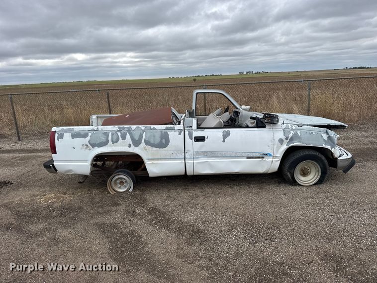 image for item FB7294 1995 GMC Sierra 1500 pickup truck