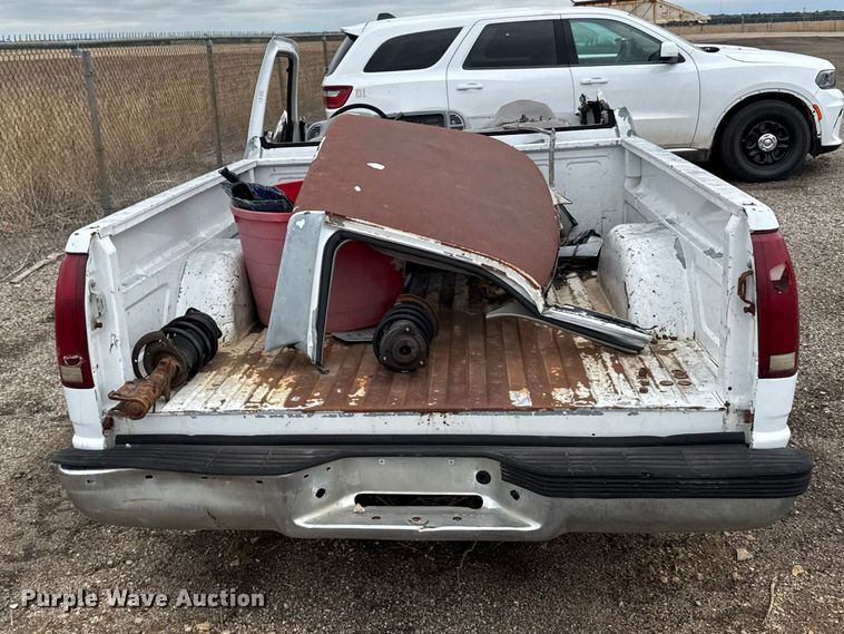 image for item FB7294 1995 GMC Sierra 1500 pickup truck