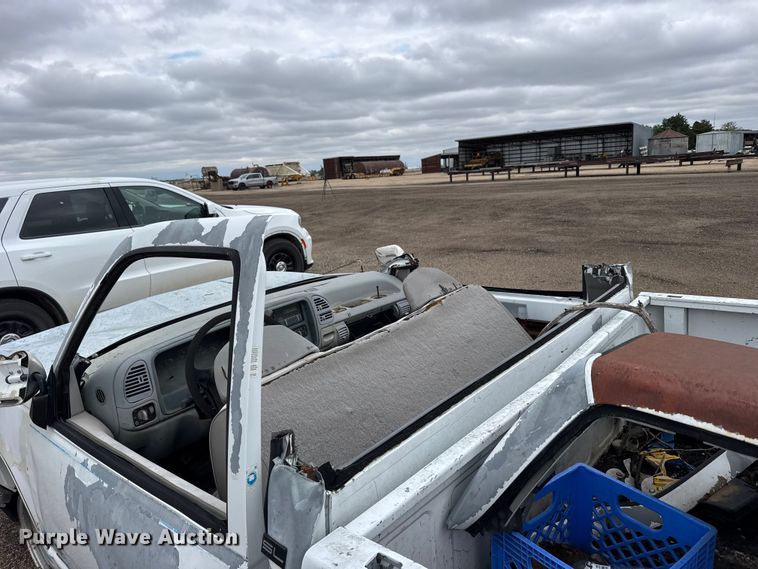 image for item FB7294 1995 GMC Sierra 1500 pickup truck