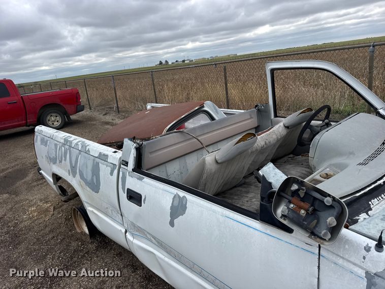 image for item FB7294 1995 GMC Sierra 1500 pickup truck