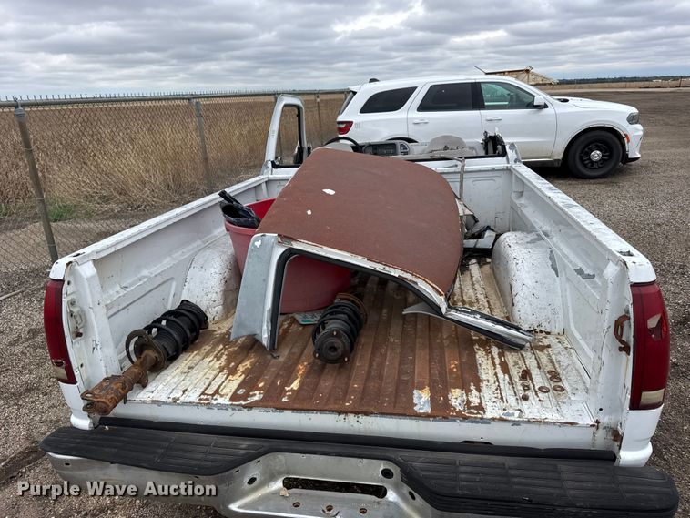 image for item FB7294 1995 GMC Sierra 1500 pickup truck
