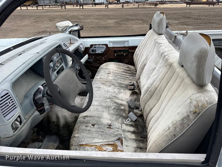 image for item FB7294 1995 GMC Sierra 1500 pickup truck