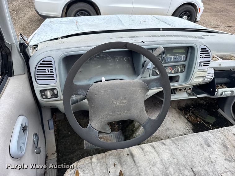 image for item FB7294 1995 GMC Sierra 1500 pickup truck
