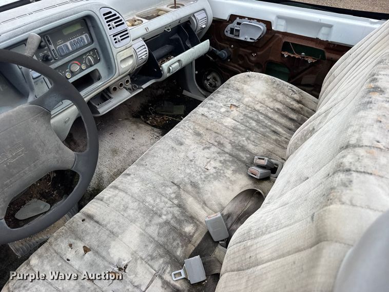 image for item FB7294 1995 GMC Sierra 1500 pickup truck