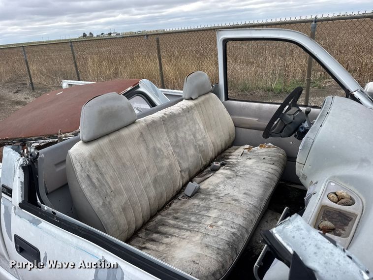 image for item FB7294 1995 GMC Sierra 1500 pickup truck
