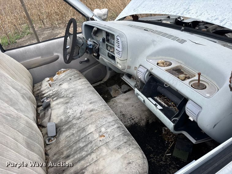 image for item FB7294 1995 GMC Sierra 1500 pickup truck