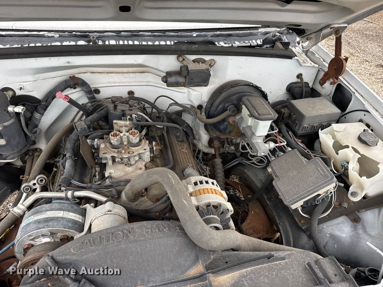 image for item FB7294 1995 GMC Sierra 1500 pickup truck