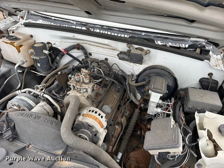 image for item FB7294 1995 GMC Sierra 1500 pickup truck