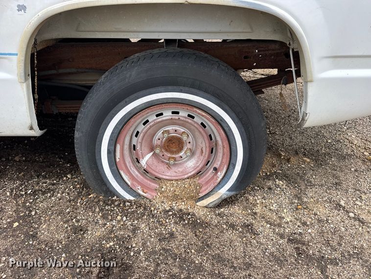 image for item FB7294 1995 GMC Sierra 1500 pickup truck
