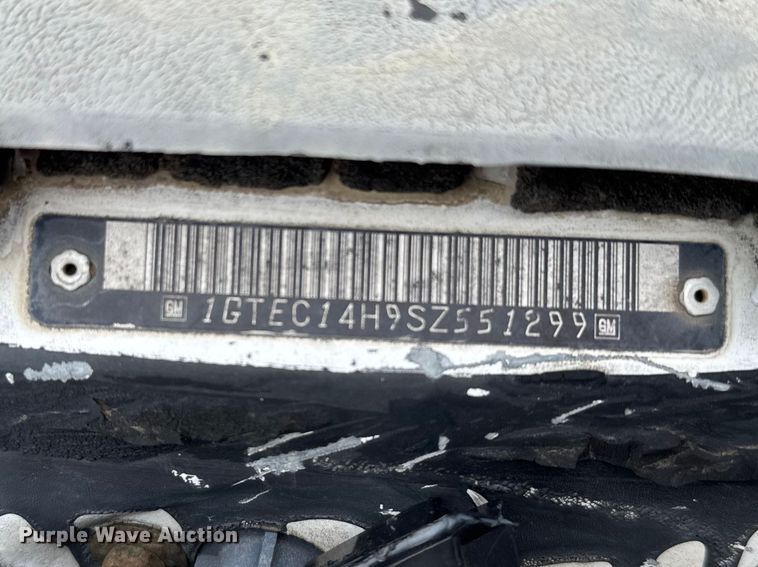 image for item FB7294 1995 GMC Sierra 1500 pickup truck