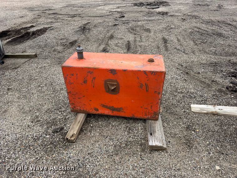 image for item FB7297 (2) fuel tanks