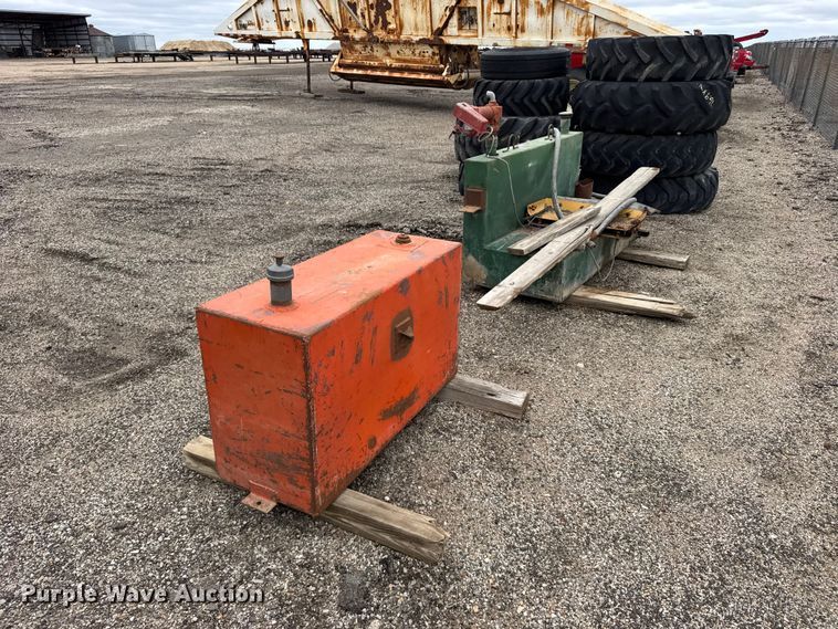 image for item FB7297 (2) fuel tanks