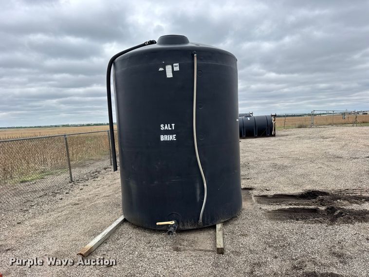 image for item FB7298 Salt brine tank